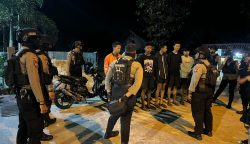 Polda Kalteng Bubarkan Tawuran Warga di Palangka Raya Secara Humanis