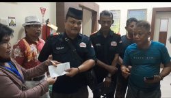 Paguyuban Saiyo Sakato Bantu Warga Jangkang Yang Tertimpa Kayu