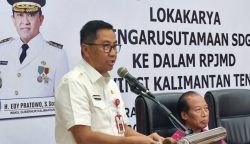 Plt. Sekda Provinsi Kalimantan Tengah sekaligus Kepala Bapperida Kalteng, Leonard S. Ampung, hadir secara langsung untuk membuka kegiatan tersebut, Rabu (7/5/2025) di Aula Bapperida Provinsi Kalimantan Tengah, Jalan Diponegoro, Kota Palangka Raya. Foto : Ist