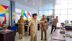 Gubernur Agustiar Sidak Pelayanan Perizinan: Pelayanan Harus Cepat, Adil, dan Tanpa Diskriminasi!