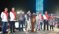 Huma Betang Night Spesial HUT RI ke-80, Gubernur Agustiar Serukan Cinta Tanah Air