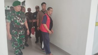 Diborgol dan Dikawal Ketat, Saleh Si Napi Narkoba Jalani Pelimpahan Kasus TPPU