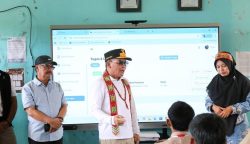 Dorong Pemerataan Pendidikan, Gubernur Agustiar Tinjau Digitalisasi Pembelajaran di SMKN 1 Hanau