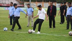 Dari Stadion Tuah Pahoe, Gubernur Agustiar Kukuhkan Komitmen Pemerintah dalam Membangkitkan Sepak Bola Daerah