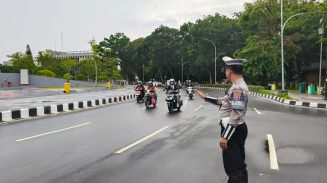 Unit Turjawali Satlantas Palangka Raya Jaga Kelancaran Arus di Bundaran Besar dan Jalan Utama Kota