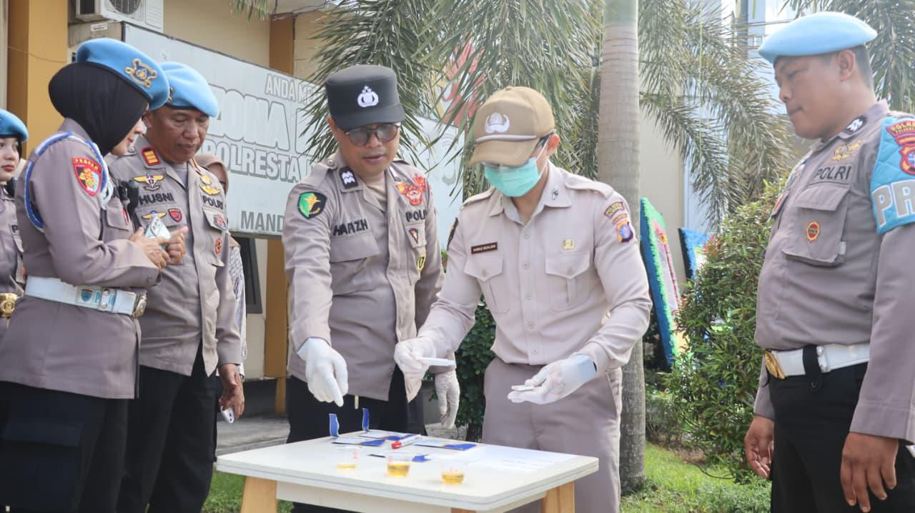 Polresta Palangka Raya Laksanakan Pemeriksaan Urine Anggota, Seluruhnya Dinyatakan Negatif Narkoba
