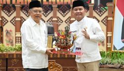 Gubernur Agustiar Kukuhkan Komitmen Bangun Umat Melalui Masjid Setelah Dilantik Jusuf Kalla sebagai Ketua DMI Kalteng