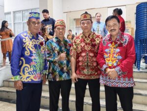 Seketaris Panitia Natal DAS Rungan, Tomie Sungket, Yansen Binti Ketua Tokoh DAS Rungan.