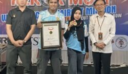 12 Jam Tanpa Henti, Aksi Cukur Rambut di Bundaran Besar Palangka Raya Pecahkan Rekor MURI