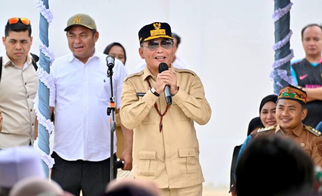 Gubernur Agustiar Sabran Salurkan Ribuan Bantuan Pangan Presiden dan KHBS untuk Warga Seruyan Menjelang Hari Besar Keagamaan