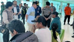 Cek Arus Mudik di Bandara Tjilik Riwut, Gubernur Agustiar Sabran Ingatkan Keamanan Perjalanan
