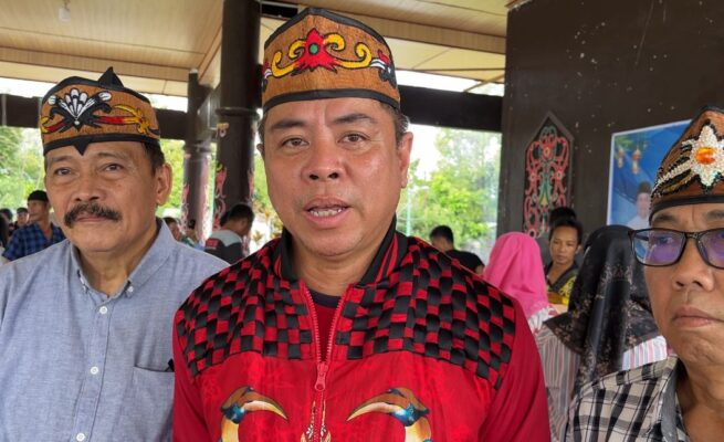 Tekan Inflasi Jelang Idulfitri, Pemprov Kalteng Salurkan 500 Paket Sembako Murah Melalui Dewan Adat Dayak