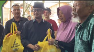 Kunjungi Korban Kebakaran di Jalan Murjani, Wali Kota Fairid Naparin Pastikan Pemkot Palangka Raya Bantu Pemulihan Rumah Warga