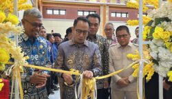 Wali Kota Fairid Naparin Luncurkan Beasiswa 2026, Dorong Inovasi Kampung KEREN dan Resmikan Aula Pendidikan di Palangka Raya