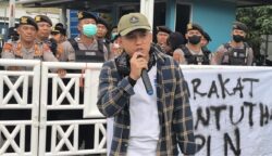 Rugi Ratusan Juta Akibat Listrik Padam, Peternak Ayam Palangka Raya Ancam Lempar Ratusan Bangkai Ayam ke Kantor PLN