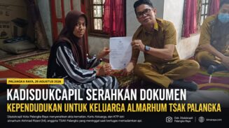 Kadisdukcapil Serahkan Dokumen Kependudukan untuk Keluarga Almarhum Ketua Koordinator Tim Serbu Api Kelurahan Palangka Akhmad Rizani