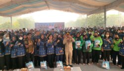 Gubernur Agustiar Sabran Bagikan 4.000 Paket Sembako ke PNS Golongan I-II, PPPK dan Outsourcing Pemprov Kalteng Terdampak Karhutla