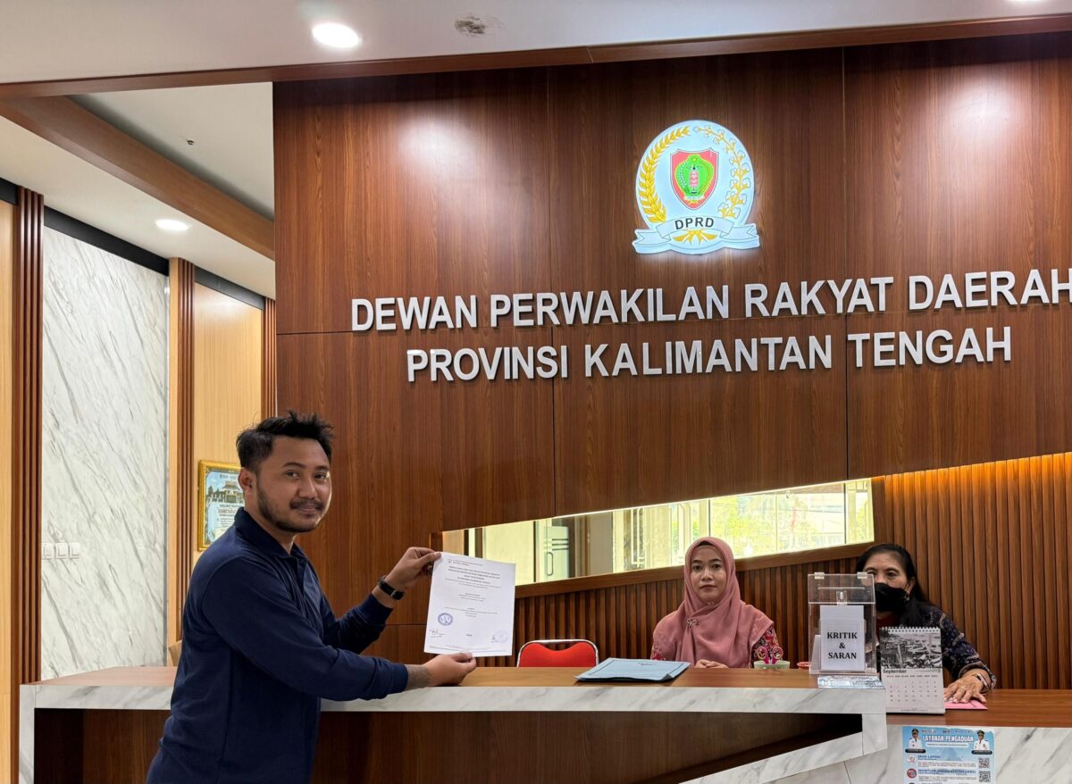 Dorong Kebijakan Berbasis Data, YPK-BG Serahkan Kajian Mitigasi Karhutla ke Bapperida dan DPRD Kalteng