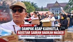 Antisipasi Dampak Asap Karhutla, Gubernur Kalteng Turun Langsung Bagikan Ribuan Masker dan Vitamin Kesehatan