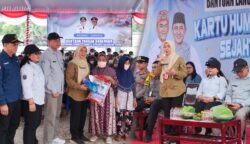 Pemprov Kalteng Salurkan Bantuan Pangan dan KHBS untuk Masyarakat Terdampak Karhutla di Katingan Tengah